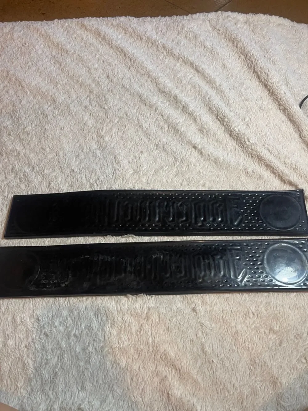 N/A pair branded